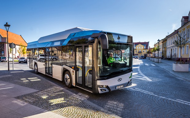 Solaris: Elektrobusse für private Busgesellschaft