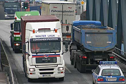 Hamburger Hafen: Spezialausbildung für Container-Trucker kommt