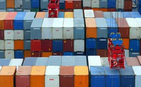 Deutschlands Außenhandel im Juli schwächer 
