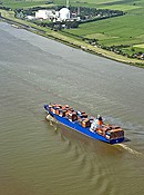 Schifffahrt in Sorge: Elbe mit Niedrigwasser