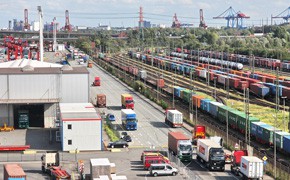 Hafenbahn Hamburg: Beim Modal Split hat die Bahn die Nase klar vorn  