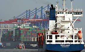 Hafen Hamburg: Feeder-Verkehrsaufkommen zieht wieder an 