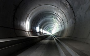 Durchstich im längsten Tunnel der Welt