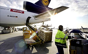 Magazin: Lufthansa-Frachtchef soll Passagiergeschäft leiten 