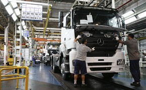 Daimler baut NFZ-Produktion in Brasilien aus