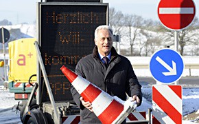 Ramsauer gibt A8 offiziell für Verkehr frei
