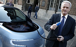 Ramsauer gegen Prämie für Elektroautos