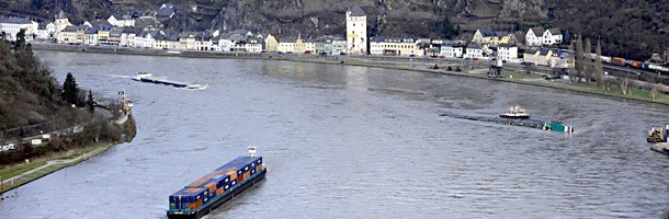 Rhein: Rund 370 Schiffe warten auf Durchlass
