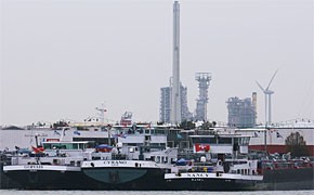 Hafen Rotterdam: Landstromnutzung für die Binnenschifffahrt soll ausgeweitet werden