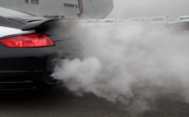KBA-Statistik: Neuwagen stoßen weniger CO2 aus 