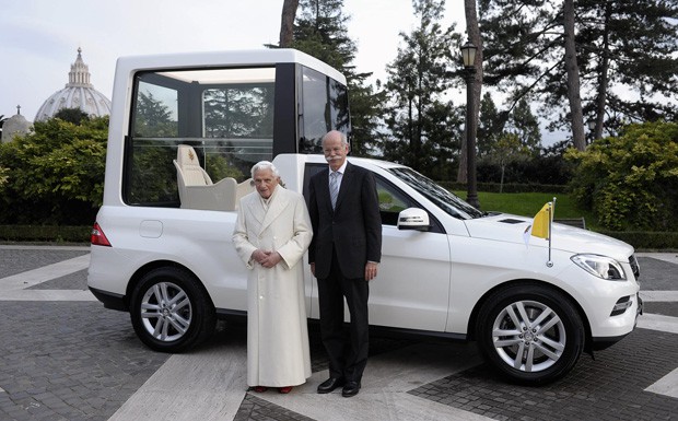 Am Rande: Neuer Dienstwagen für den Papst