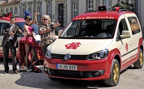 VW Nutzfahrzeuge: Zwei bunte Caddy für Zirkus