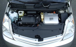Toyota Prius II: Eine von drei Kühlmittelpumpen leckt