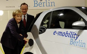 Maßnahmenpaket: Merkel will E-Autos fördern