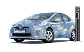 Toyota: Prius mit Steckdosen-Anschluss
