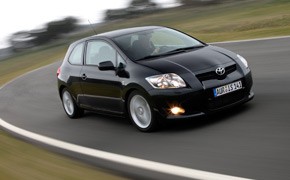 Toyota: Auris mit Start-Stopp