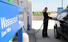 Vereinbarung: Tankstellennetz für Wasserstoffautos bis 2015