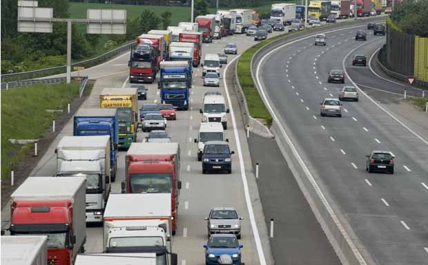 Österreich: LKW dürfen auf Autobahnen nicht mehr überholen
