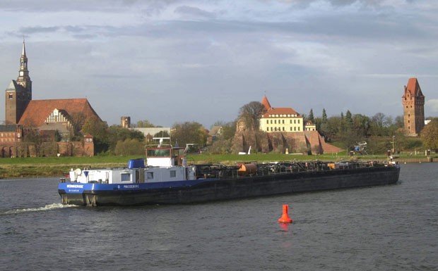 Binnenschifffahrt auf der Elbe fördern