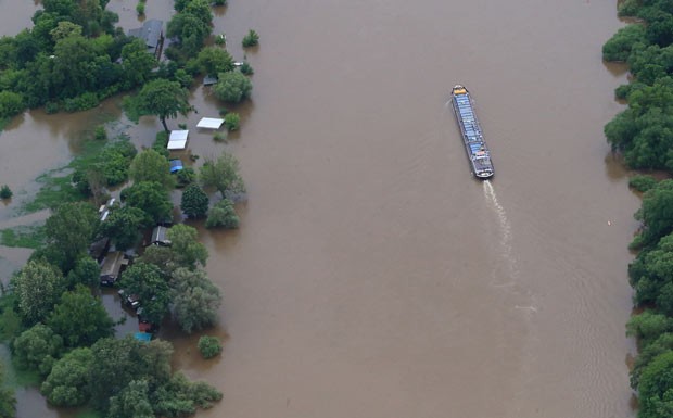 Hochwasser bedroht Existenz von Binnenschiffern