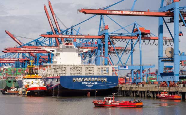 Löscharbeiten im Hamburger Hafen ziehen sich bis zum Wochenende hin 