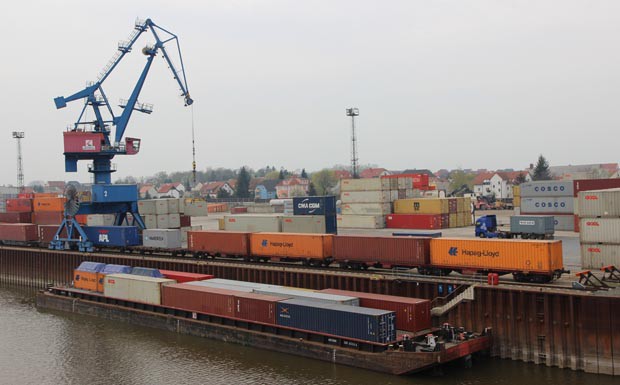 Binnenhäfen an der Elbe schließen sich Logistiknetzwerk an
