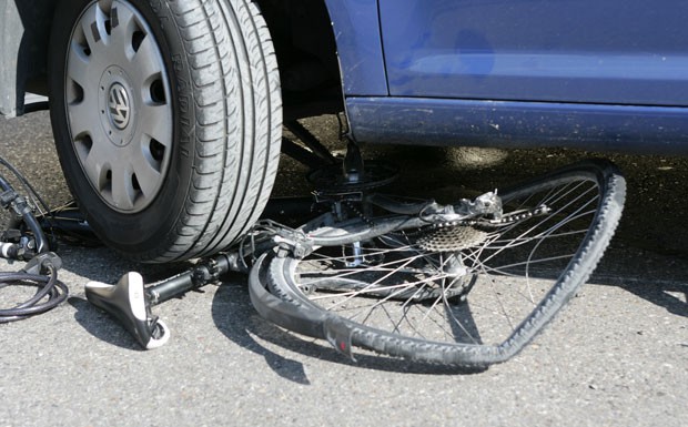 Urteil: Rückwärtsfahrer haftet für Kollision mit Radfahrerin