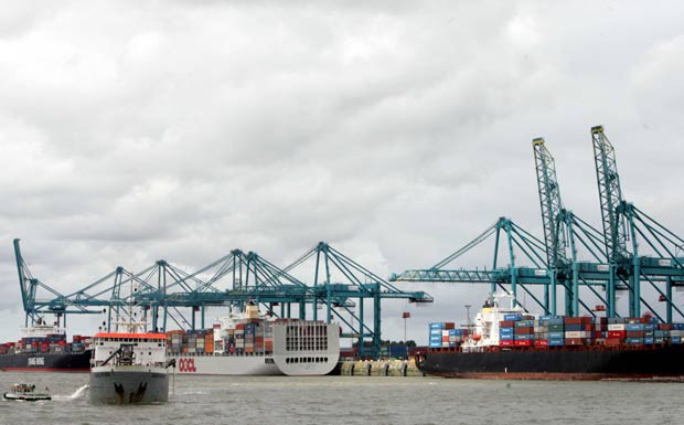 Antwerpen schlägt weniger Container um