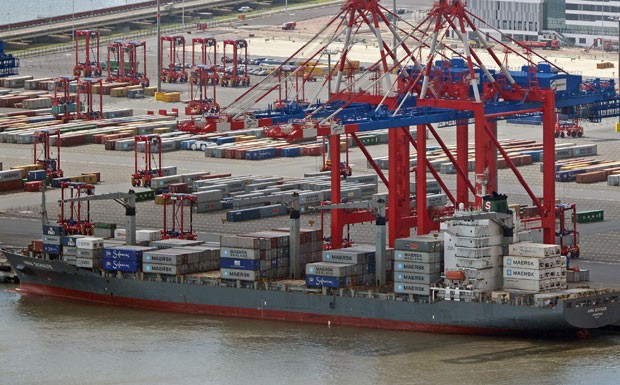 Jade-Weser-Port wird von drittem Liniendienst angelaufen