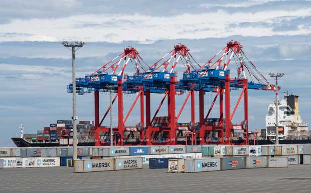 Weltgrößtes Containerschiff nimmt erstmals Kurs auf Wilhelmshaven