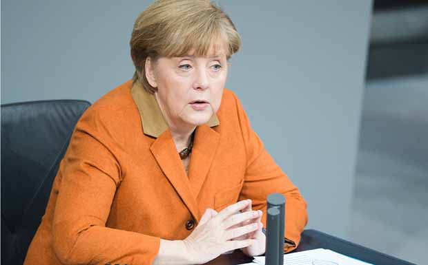 Regierungserklärung: Merkel bekräftigt Erhöhung LKW-Maut