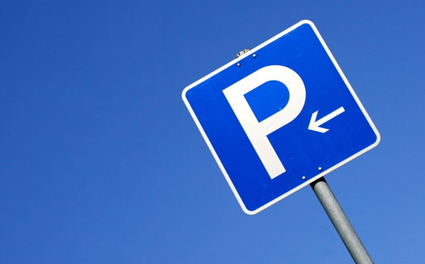 Urteil: Parkplatzsuche gehört nicht zur Arbeitszeit