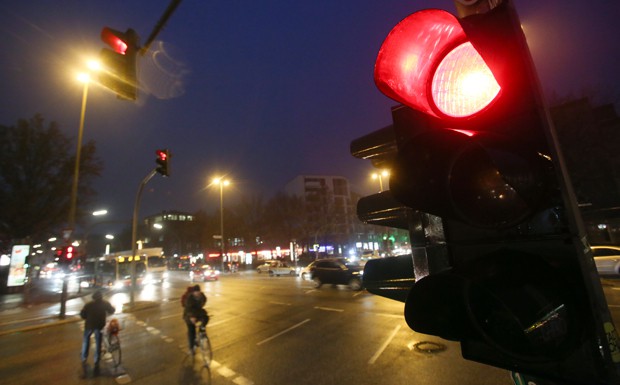 Verkehrswacht fordert höheres Bußgeld bei Rotlichtverstoß