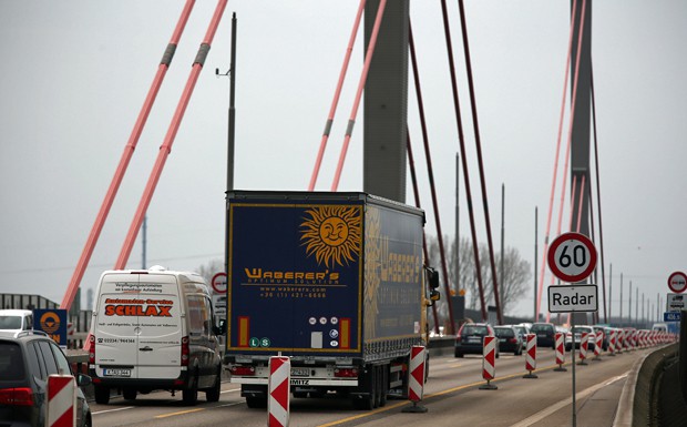 Strafverschärfung für Lkw-Fahrten über gesperrte Brücken geplant