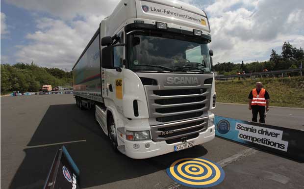 Scania sucht besten europäischen LKW-Fahrer