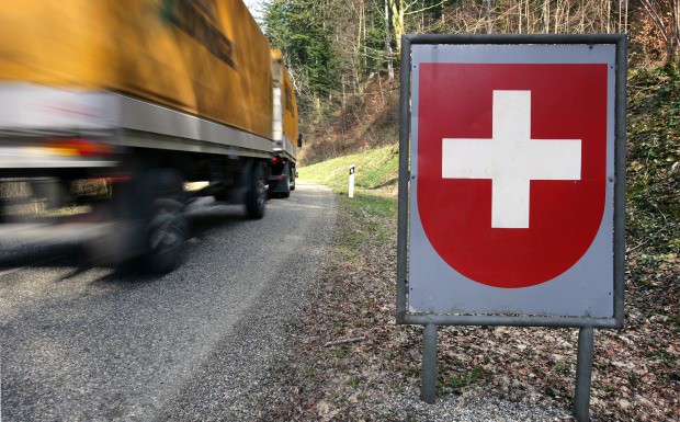 Schweiz passt Gewichte und Abmessungen schwerer Lkw an