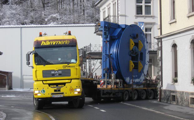 Österreich ermöglicht flexibles Überholverbot bei Sondertransporten