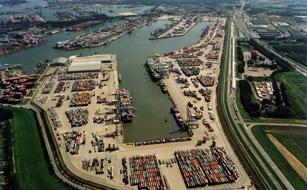 Hafen Rotterdam eröffnet neuen Lkw-Parkplatz