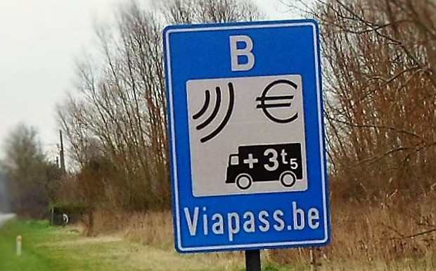 Unternehmer tricksen mit Transportern belgische Lkw-Maut aus