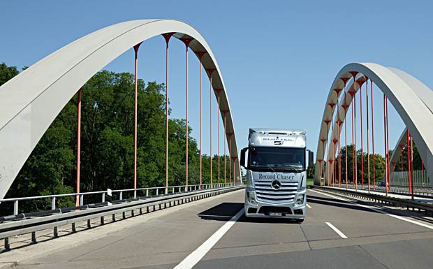 Daimler darf mit Partner Lastwagen in China bauen