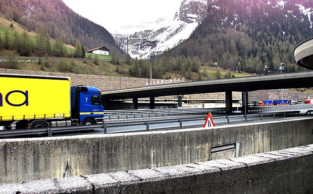 Fahrverbot für überbreite LKW auf der Brennerautobahn