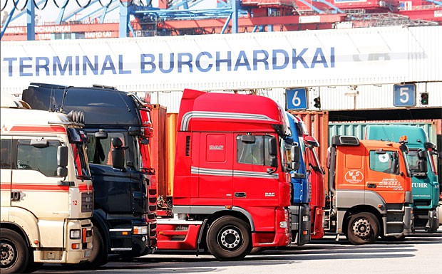 Hamburger Container-Trucker ziehen Stau-Zuschlag zurück