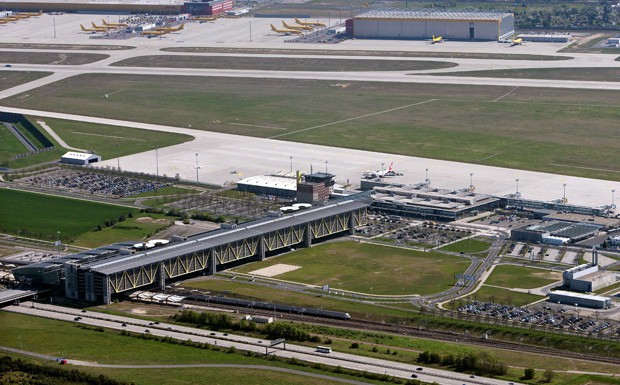 DHL-Beschäftigte am Flughafen Leipzig bestreikten die Nachtschicht