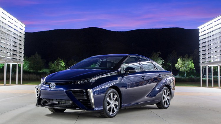 Toyota: Brennstoffzellenauto heißt "Zukunft"