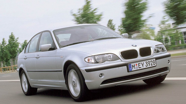 BMW: Ersatz des Fahrerairbags