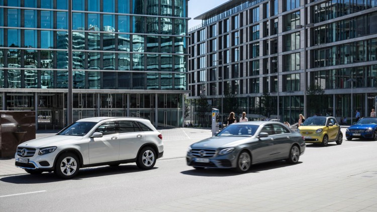 Vernetzung: Mercedes helfen sich bei Parkplatz-Suche