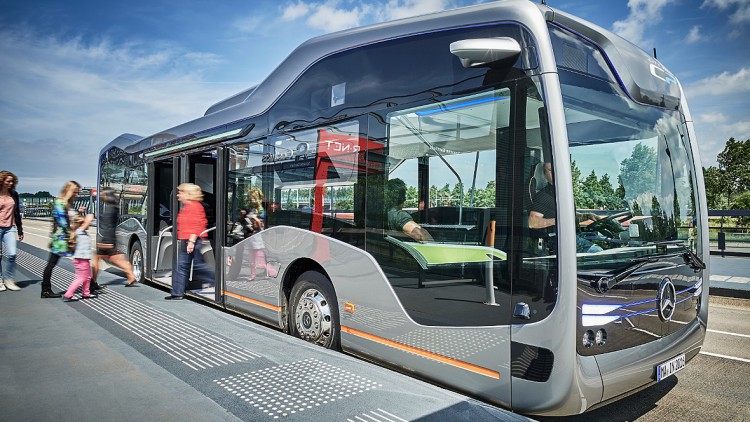 Daimler: Teilautomatisierte Busse ab 2020 in Serie