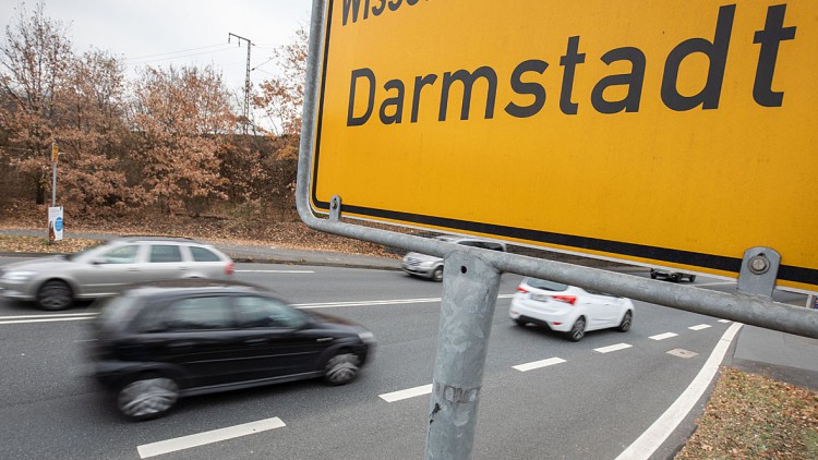 Drohende Fahrverbote in Darmstadt: Außergerichtliche Einigung angestrebt