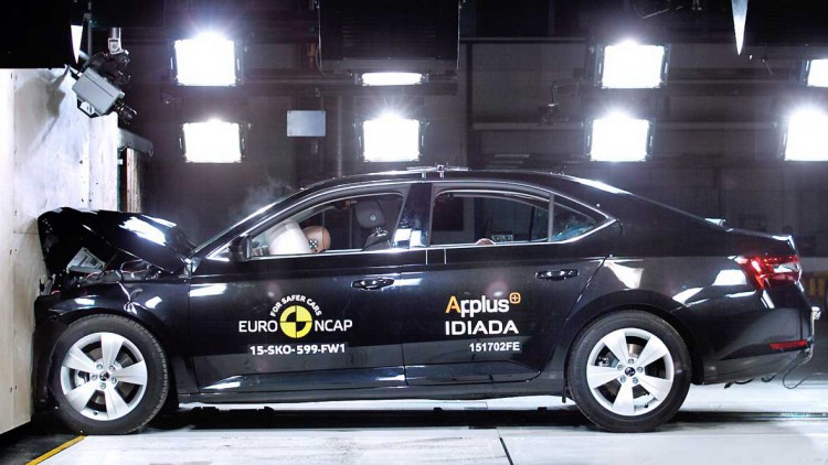 Euro NCAP-Crashtest: Fünf Sterne für Skoda Superb
