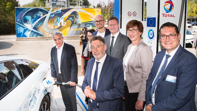 Netzausbau: 50. Wasserstofftankstelle Deutschlands eröffnet